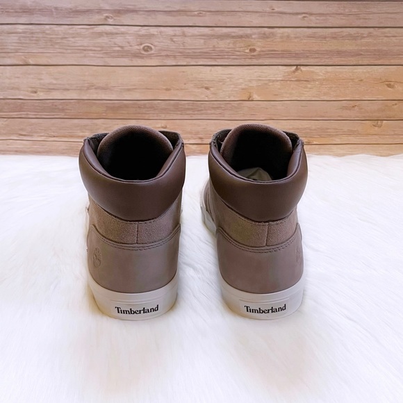 Timberland Women’s Skyla Bay Chukka Boots In Taupe - Picture 3 of 7